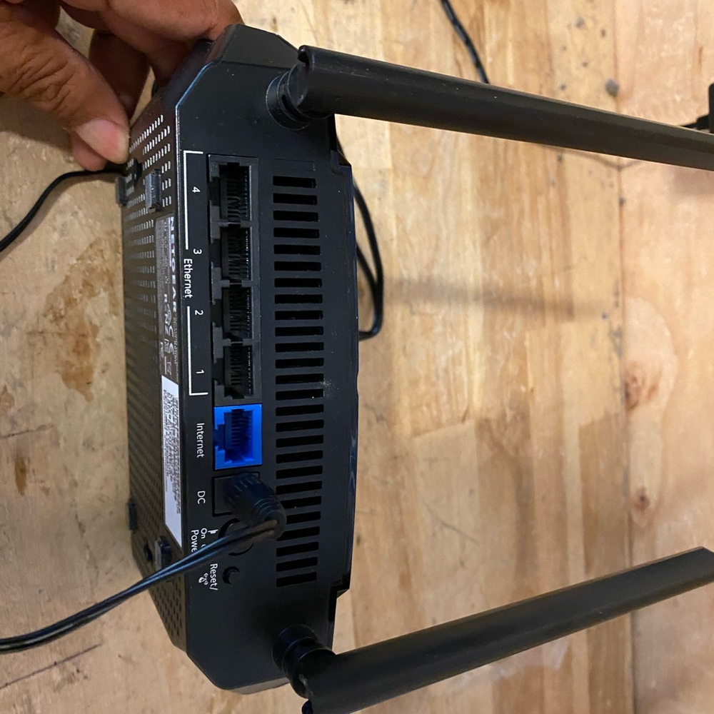 Netgear R6080 Dual Band Smart Wi-Fi 5 Router AC1000 - Picture 12 of 12